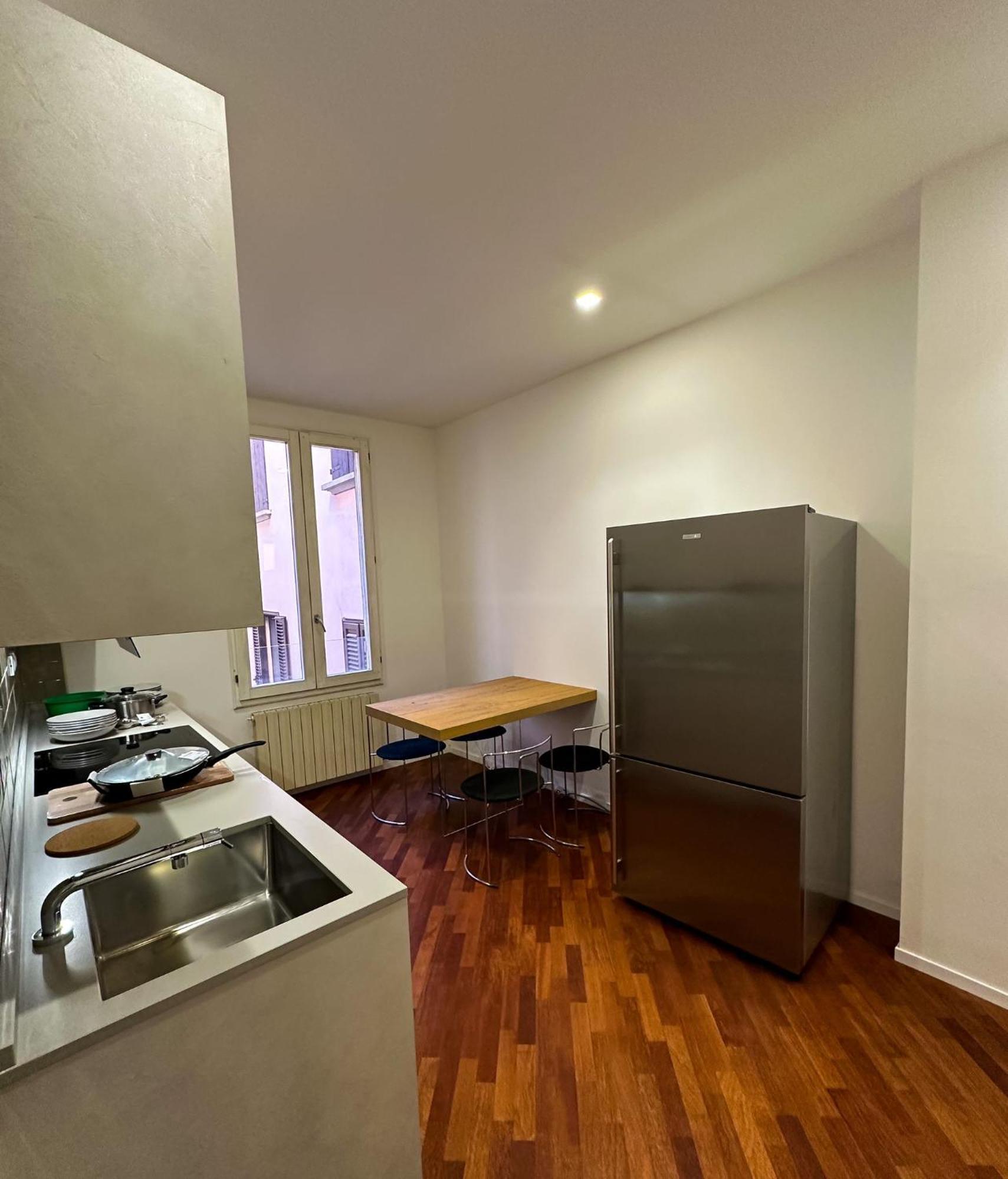 Whouse Large Suite Apartment Indipendenza Bologna Luaran gambar